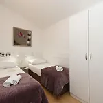 By The Sea Starigrad, Paklenica - 14113 Apartment